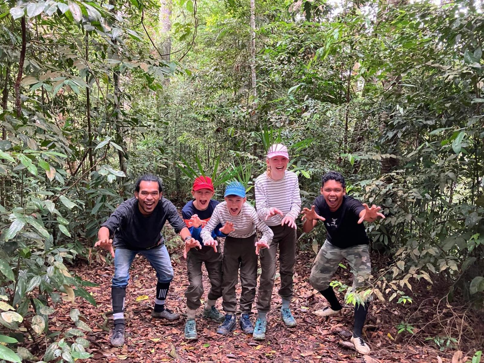 Pongo Guest House & Jungle Trekking บูกิตลาวัง ภายนอก รูปภาพ